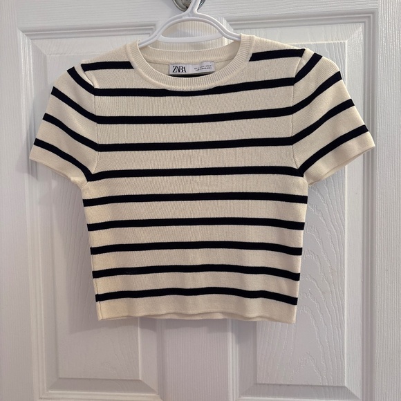 Zara Cropped Sweater - Picture 1 of 3